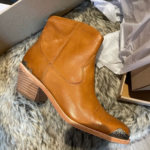 Spell boots - Picture 3 of 3